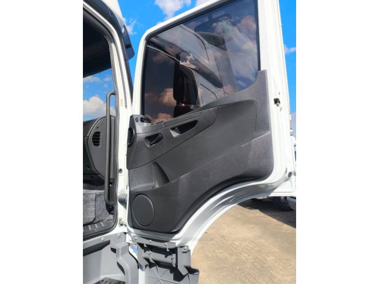 MERCEDES-BENZ - AXOR 2544 - 2019/2019 - Branca - Sob Consulta
