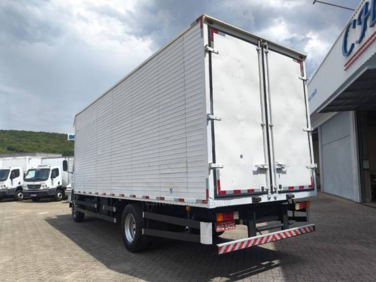 MERCEDES-BENZ - 1718 - 2009/2009 - Branca - Sob Consulta