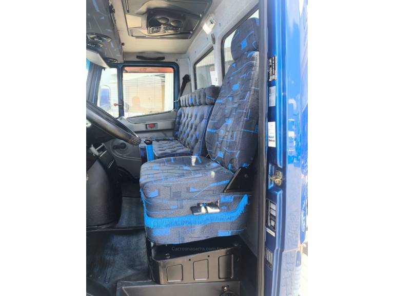 MERCEDES-BENZ - 710 - 2010/2010 - Azul - Sob Consulta