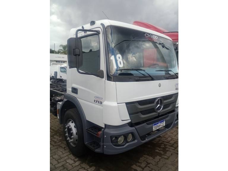 MERCEDES-BENZ - ATEGO 1719 - 2017/2018 - Branca - Sob Consulta