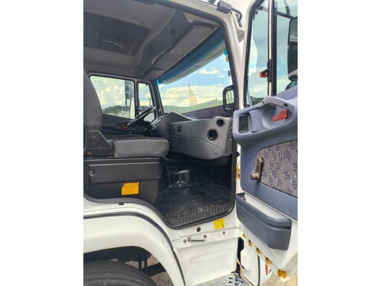 MERCEDES-BENZ - 1718 - 2009/2009 - Branca - Sob Consulta