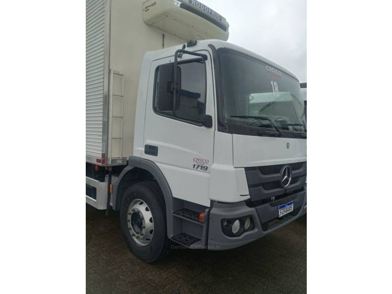 MERCEDES-BENZ - ATEGO 1719 - 2017/2018 - Branca - Sob Consulta
